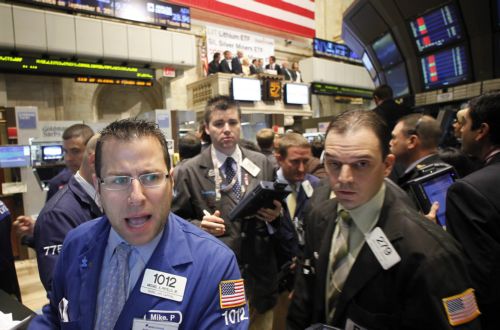 Πτώση στη Γουόλ Στριτ και τα ευρωπαϊκά χρηματιστήρια τη Δευτέρα