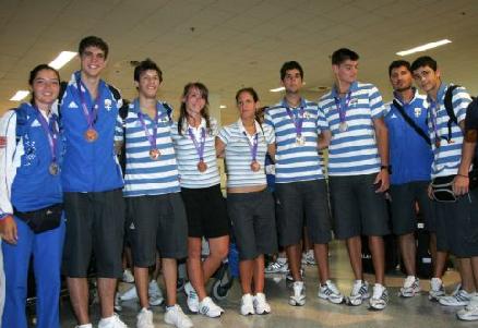 Επέστρεψε η επιτυχημένη αποστολή από τη Σιγκαπούρη