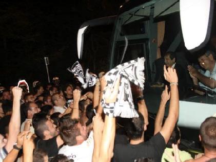 Αποθέωση στους παίκτες του ΠΑΟΚ στην Θεσσαλονίκη