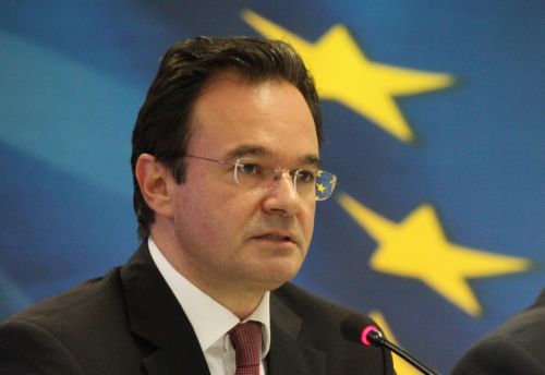 Διαψεύδει το υπουργείο Οικονομικών τη λήψη πρόσθετων μέτρων