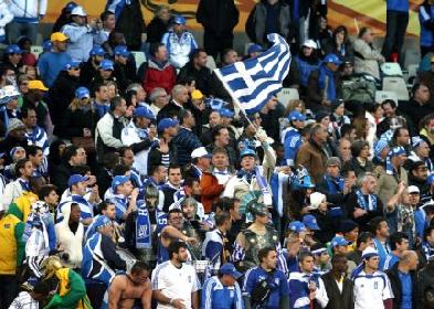 Mε αποχή από τους αγώνες της εθνικής απειλεί ο «Γαλανόλευκος Φάρος»