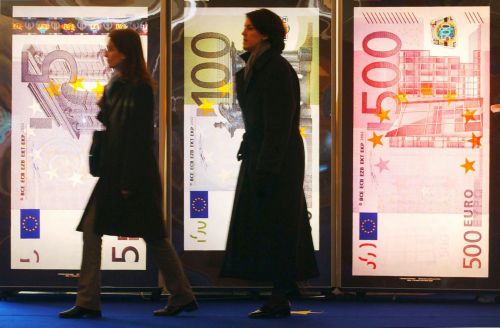 Στο στόχαστρο του υπουργείου Οικονομικών οι καταθέσεις εξωτερικού