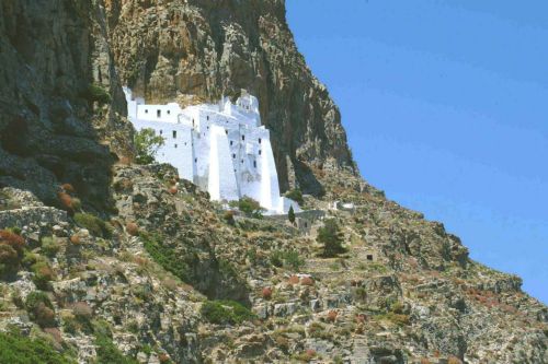 Όλη η Ελλάδα τιμά τη Μεγαλόχαρη