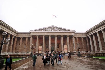 Πολύωρη εκκένωση του Βρετανικού Μουσείου λόγω «παράξενης οσμής»