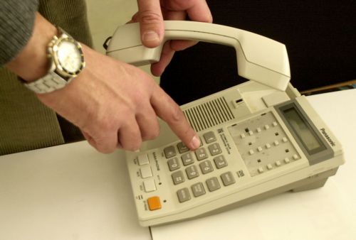 Τρεις χιλιάδες καταγγελίες το μήνα δέχεται η Γενική Γραμματεία Καταναλωτή στο 1520