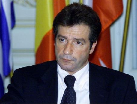 Την υποψηφιότητα Καμίνη για το Δήμο Αθηναίων εξετάζει η Ιπποκράτους