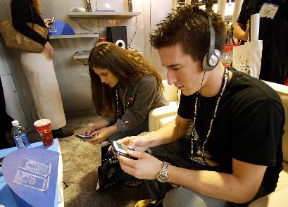 «Επιδημία» βαρηκοΐας στους εφήβους μάλλον οφείλεται στα ακουστικά