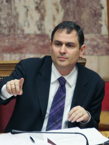 Διαψεύδει δημοσίευμα για τις υπερωρίες υπαλλήλων στο γραφείο του ο Φ.Σαχινίδης