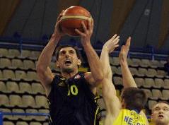 Με μείωση αποδοχών παρέμεινε στον Άρη ο Χατζηβρέττας