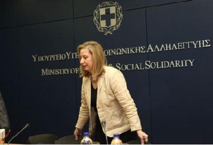 Ολική η απαγόρευση του καπνίσματος από 1ης Σεπτεμβρίου, ξεκαθαρίζει η υπουργός Υγείας