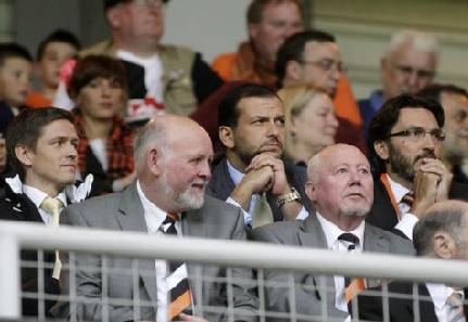 «Βέλη» του προέδρου της Νταντί Γιουνάιτεντ κατά της ΑΕΚ για το γήπεδο