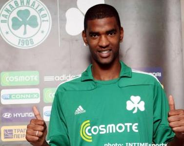 Επίσημα «πράσινος» ο Πλεσίς και πάει για ρεκόρ… διαρκείας