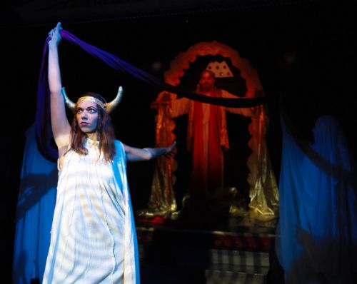 Προμηθέας Δεσμώτης στην αρχαΐζουσα στον Τύμβο του Μαραθώνα, στις 13 Σεπτεμβρίου