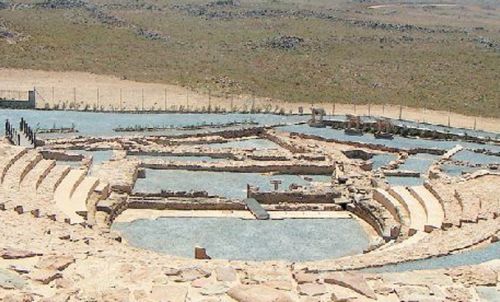 Μαρκουλάκης και Καραμπέτη «εγκαινιάζουν» το αρχαίο θέατρο της Ηφαιστείας στη Λήμνο