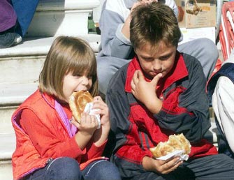 Κακή διατροφή κάνουν τα Ελληνόπουλα, αλλά γυμνάζονται αρκετά