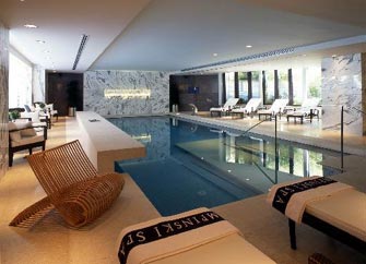 Γενετικές μεταλλάξεις προκαλεί το κολύμπι σε κλειστές πισίνες