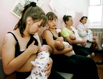 Ο αποκλειστικός θηλασμός ασπίδα προστασίας έναντι των παιδικών λοιμώξεων