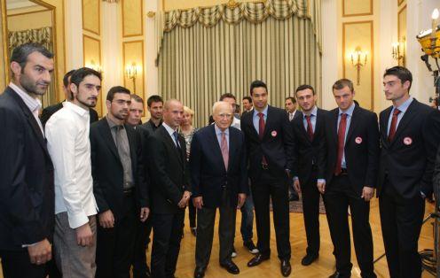 «Να εξαλειφθεί η βία» ζήτησε ο Κάρολος Παπούλιας