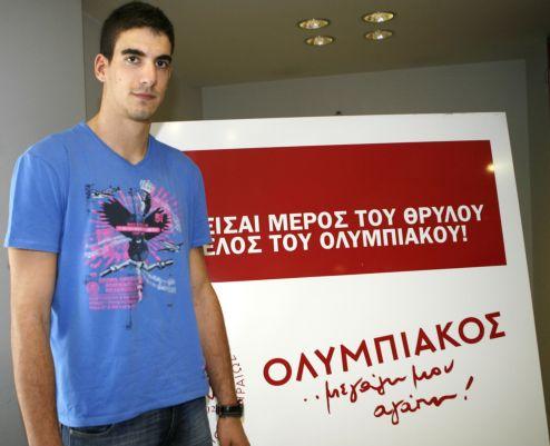 Παίκτης του Ολυμπιακού και επισήμως ο Φράγκος