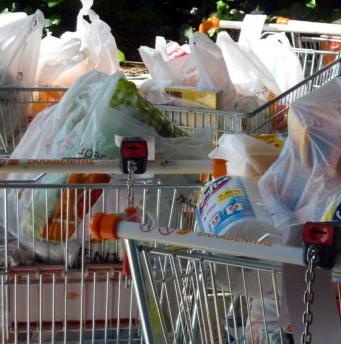 Αυξημένο κατά 6% το «καλάθι της νοικοκυράς» τον φετινό Αύγουστο