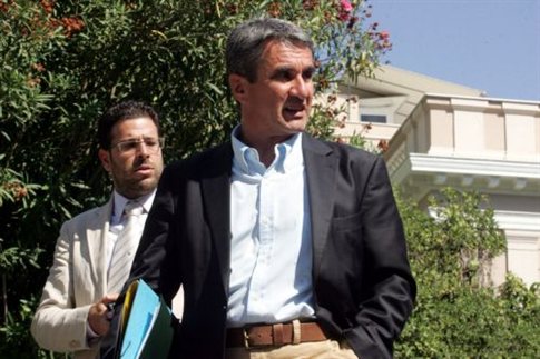 Το εισιτήριο στα εξωτερικά ιατρεία ισχύει για όλους, διαμήνυσε από το Τζάνειο ο Ανδρέας Λοβέρδος