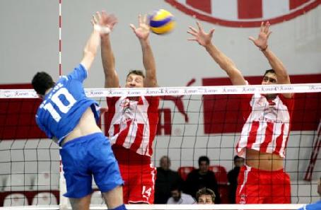 Δεν υπέγραψε ο Φράγκος στον Ολυμπιακό, που δεν ανησυχεί