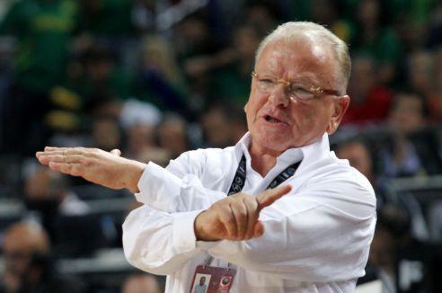 Οι Σέρβοι θέλουν την παραμονή του Ίβκοβιτς στην εθνική