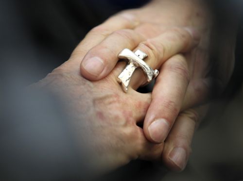 Στην αυτοκτονία οδηγήθηκαν θύματα παιδεραστών ιερέων στο Βέλγιο