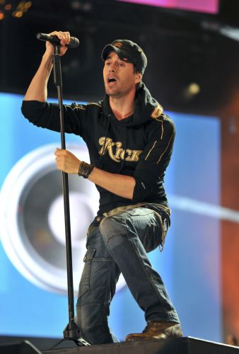 Με απρόοπτα η πρώτη βραδιά του διαγωνισμού Eurovoice