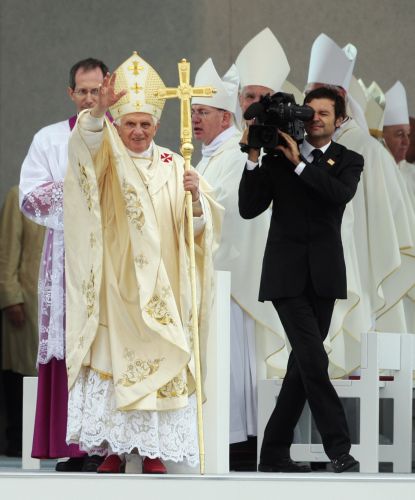 Με την οσιοποίηση του καρδινάλιου Νιούμαν κλείνει η επίσκεψη του Πάπα στη Βρετανία