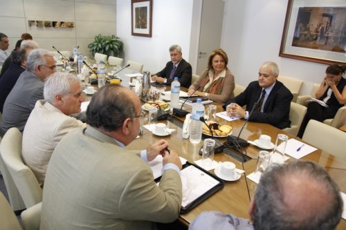 Ασφαλιστικές εισφορές και διαιτησία στο επίκεντρο της συνάντησης Λ.Κατσέλη και ΓΣΕΒΕΕ