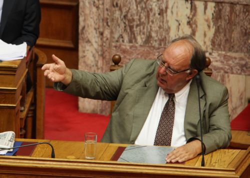 Και εμείς διορίζαμε, αλλά η ΝΔ έχει τη φαυλότητα στο DNA της, λέει ο Θ.Πάγκαλος