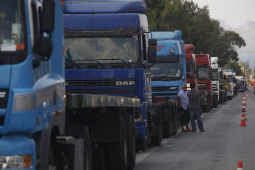 Σε θέσεις μάχης οι ιδιοκτήτες φορτηγών και βυτιοφόρων εν όψει της ψήφισης του νομοσχεδίου