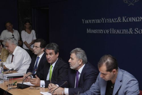 Αυστηρό μήνυμα Λοβέρδου στους διοικητές των νοσοκομείων για τους επίορκους γιατρούς