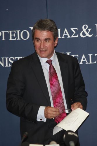 Ταχύτερες διαδικασίες προσλήψεων υποσχέθηκε ο υπουργός Υγείας στους γιατρούς