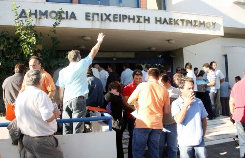 Πυρά κατά της ΔΕΗ για τα φωτοβολταϊκά εξαπολύουν οι εταιρίες του κλάδου
