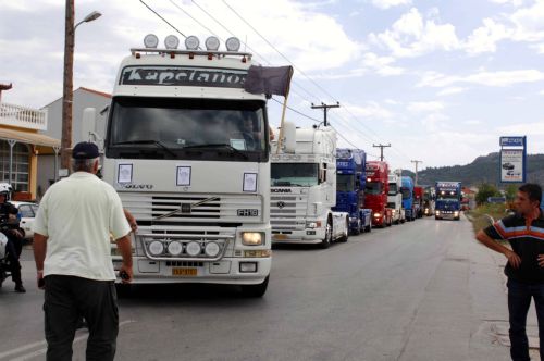 Όλα ανοιχτά για τις κινητοποιήσεις των μεταφορέων, την Τρίτη οι αποφάσεις