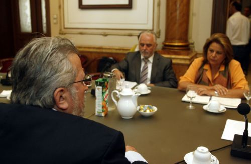 Εντός του Νοεμβρίου οι αποφάσεις του υπουργείου Εργασίας για τις κλαδικές συμβάσεις