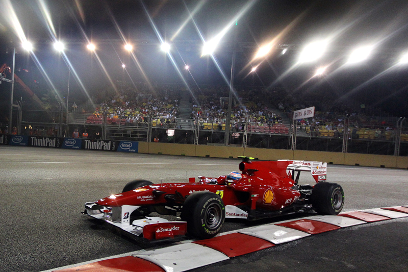 Ο Αλόνσο πήρε την pole στο γκραν πρι της Σιγκαπούρης