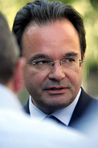 Πιστή εφαρμογή του μνημονίου και προτάσεις για τον προϋπολογισμό ζητά ο ΥΠΟΙΚ