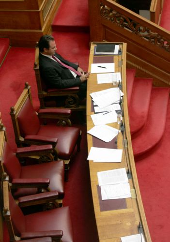 Κατά 32,3% περιορίστηκε το έλλειμμα του προϋπολογισμού το οκτάμηνο