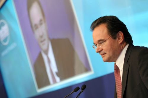 Παράθυρο για παροχές από το 2012 «ανοίγει» ο Γ.Παπακωνσταντίνου