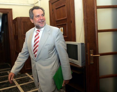 Περιπέτεια στον αέρα για τους υπουργούς Χρ.Παπουτσή και Φ.Σαχινίδη