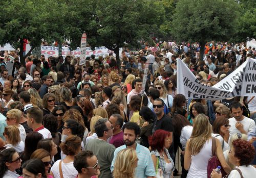 Πορεία συμβασιούχων των ΟΤΑ προς τη Βουλή και το υπουργείο Εσωτερικών