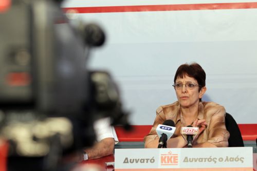 Νέα σκληρά μέτρα εκτός του Μνημονίου προβλέπει η Αλέκα Παπαρήγα