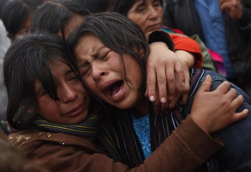 Συνεχίζει να μετρά νεκρούς από πλημμύρες και κατολισθήσεις η Γουατεμάλα