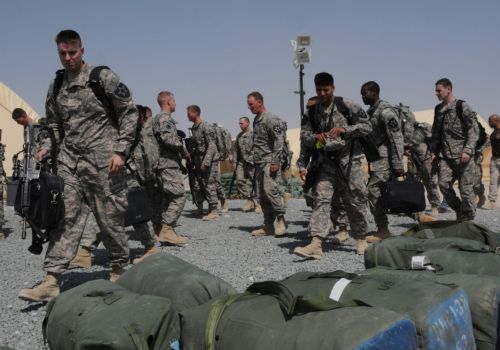 Επιπλέον 2.000 στρατιώτες ίσως σταλούν στο Αφγανιστάν το επόμενο διάστημα