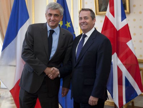 Αμυντική συνεργασία, αλλά χωρίς κοινή χρήση αεροπλανοφόρων για Βρετανία-Γαλλία