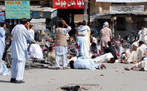 Στους 57 οι νεκροί από επίθεση αυτοκτονίας σε πορεία σιιτών στο Πακιστάν