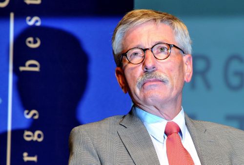 Παραιτήθηκε από τη Bundesbank ο Τίλο Σαραζίν μετά το σάλο για τα ρατσιστικά σχόλια